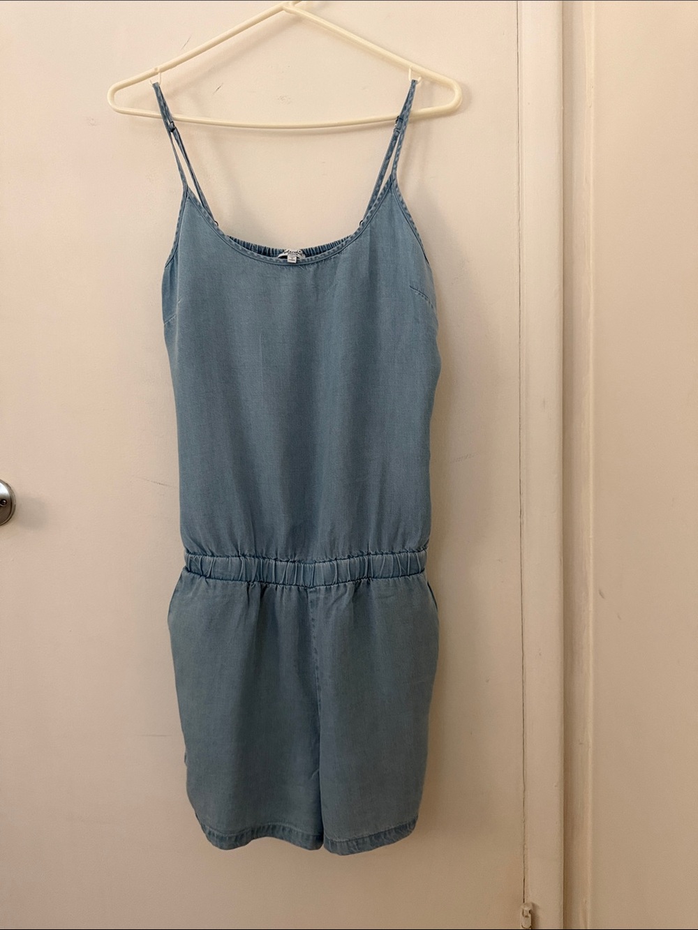 Splendid Light Blue Denim-Style Sleeveless Women’s One-Piece Romper